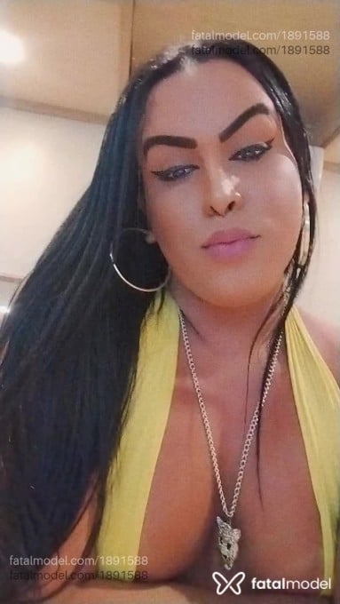 Acompanhante mulher trans morena (o) de olhos castanhos em Duque de Caxias Acompanhante mulher trans morena (o) de olhos castanhos em Duque de Caxias - Fabyy