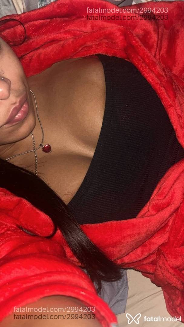 Acompanhante mulher com cabelo castanho de olhos castanhos - Olívia