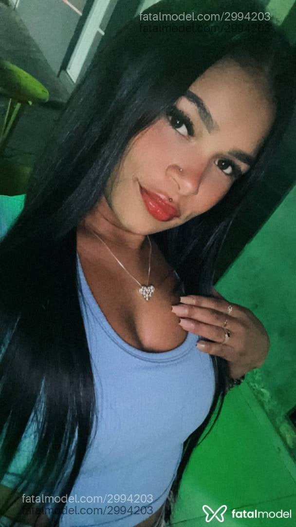 Acompanhante mulher com cabelo castanho de olhos castanhos - Olívia