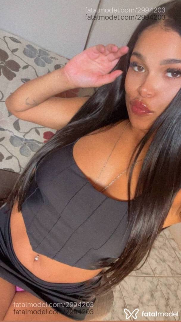 Acompanhante mulher com cabelo castanho de olhos castanhos - Olívia