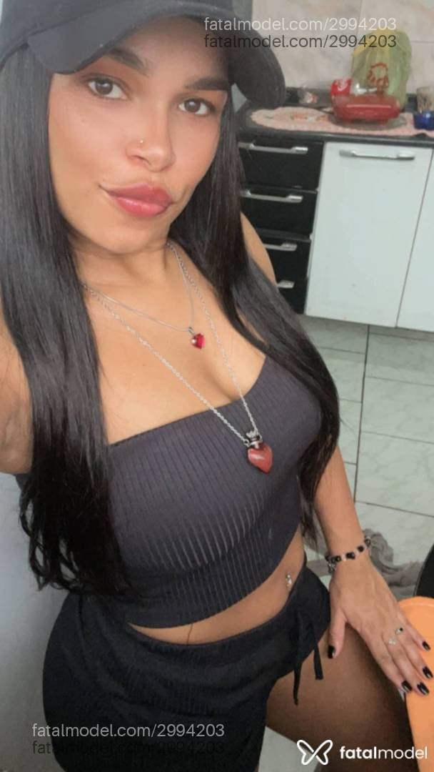 Acompanhante mulher com cabelo castanho de olhos castanhos - Olívia
