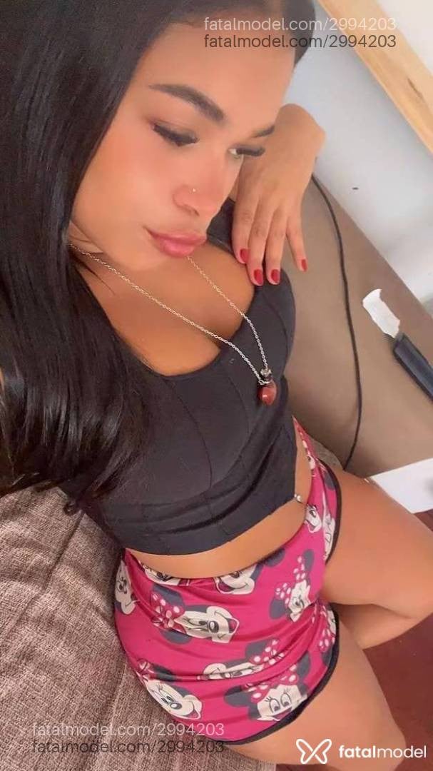 Acompanhante mulher com cabelo castanho de olhos castanhos - Olívia
