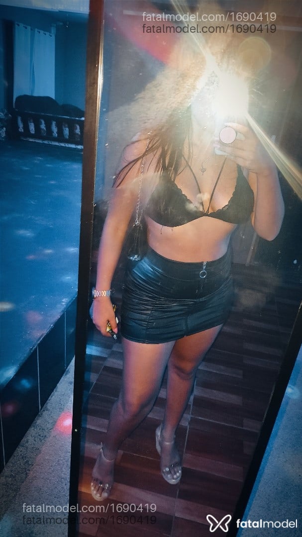 Acompanhante mulher com cabelo castanho de olhos castanhos em Cacoal - Bianca