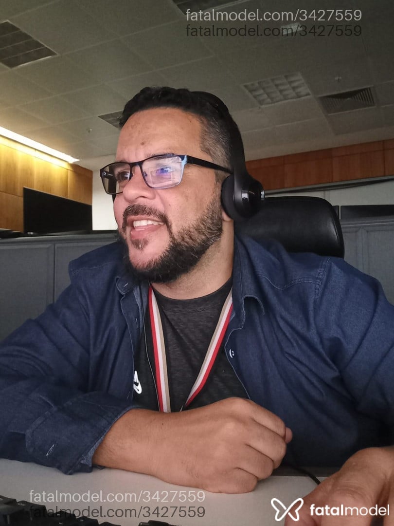 Acompanhante homem com cabelo grisalho de olhos castanhos em Rio de Janeiro - Johnson