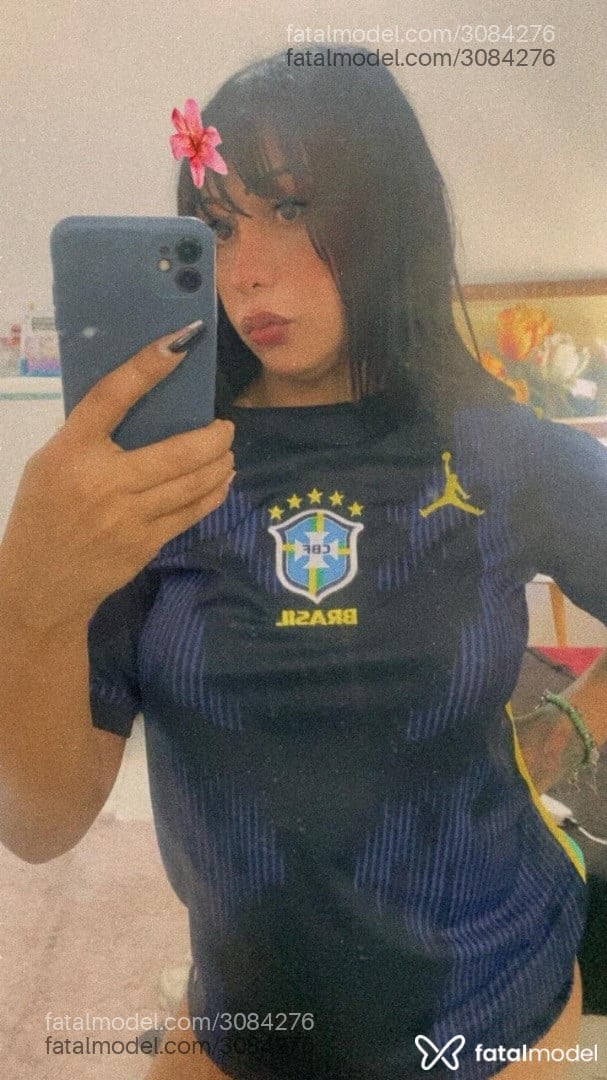 Acompanhante mulher trans morena (o) de olhos pretos - Versátilvem Acompanhante mulher trans morena (o) de olhos pretos - Versátilvem