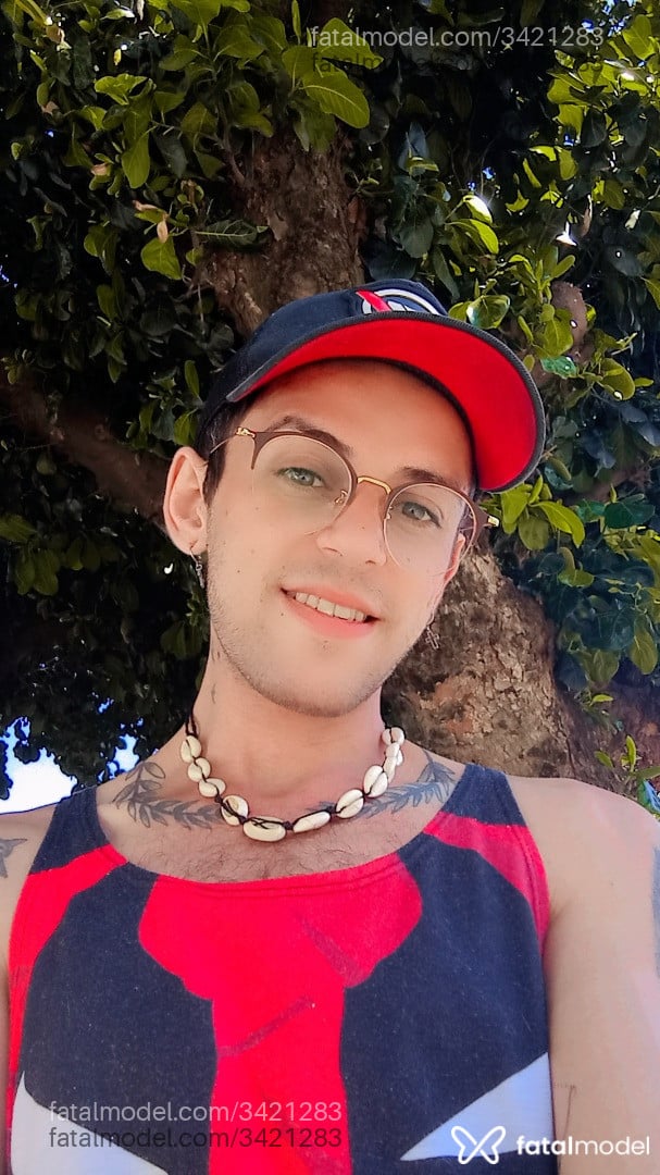 Acompanhante homem com cabelo castanho de olhos mel em Virtual - Bruninho