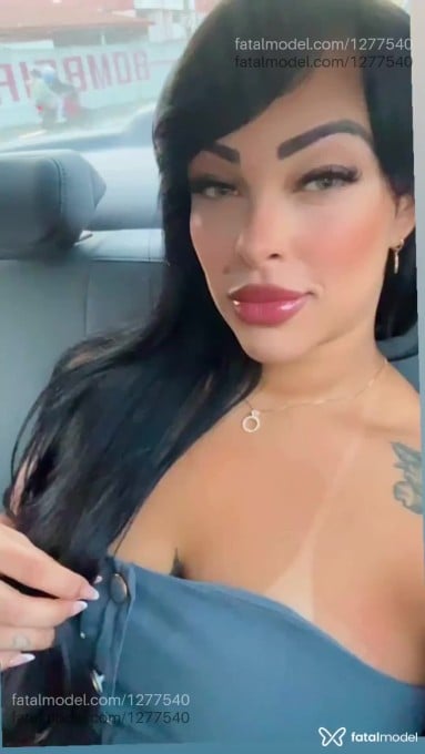 Acompanhante mulher morena (o) de olhos verdes - Fernanda