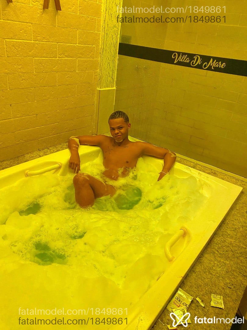 Acompanhante homem morena (o) de olhos pretos em Macaé - Wendel