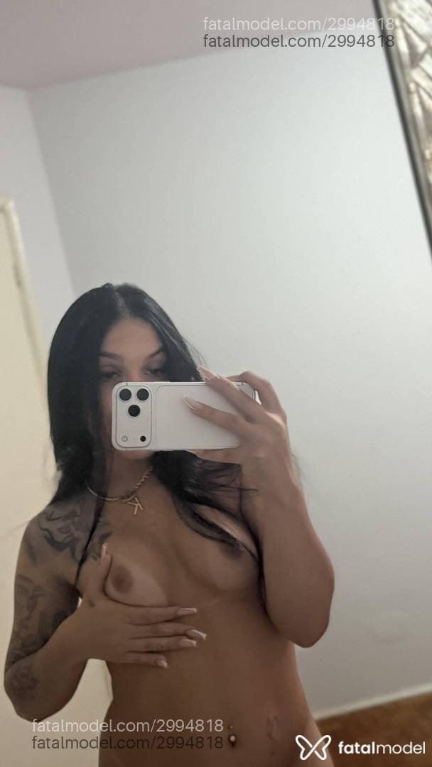 Acompanhante mulher morena (o) de olhos verdes - Victoria Silva