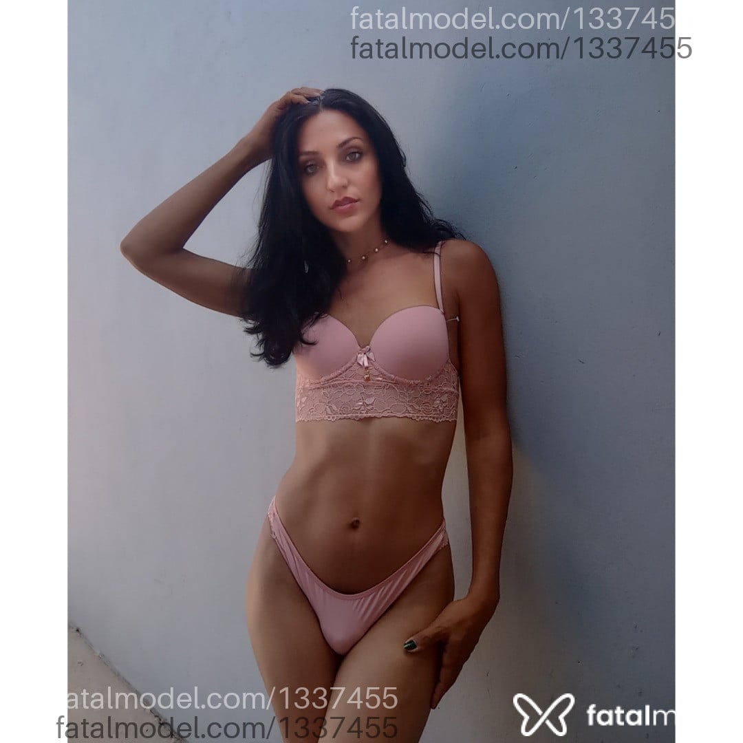 Acompanhante mulher trans morena (o) de olhos verdes em Assis Acompanhante mulher trans morena (o) de olhos verdes em Assis - Raica Silva