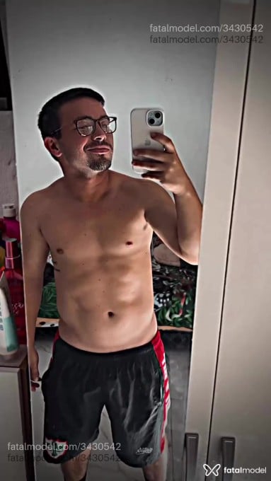 Acompanhante homem com cabelo castanho de olhos castanhos em São Paulo - Matteo