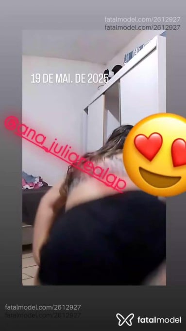Acompanhante mulher loira (o) de olhos castanhos - Ana Júlia