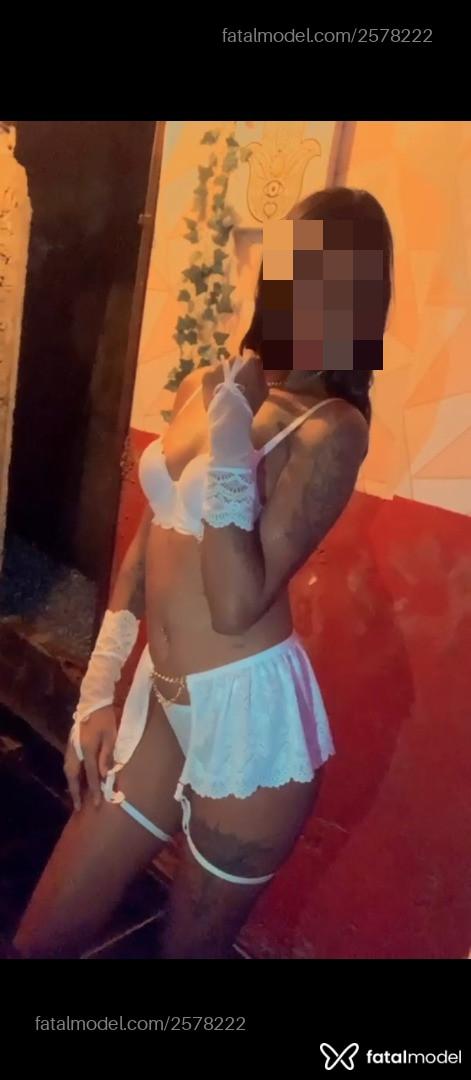 Acompanhante mulher morena (o) de olhos pretos - Lunna Maia