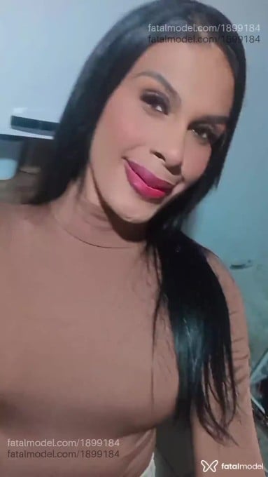 Acompanhante mulher trans com cabelo castanho de olhos mel em Brumado Acompanhante mulher trans com cabelo castanho de olhos mel em Brumado - Rayka