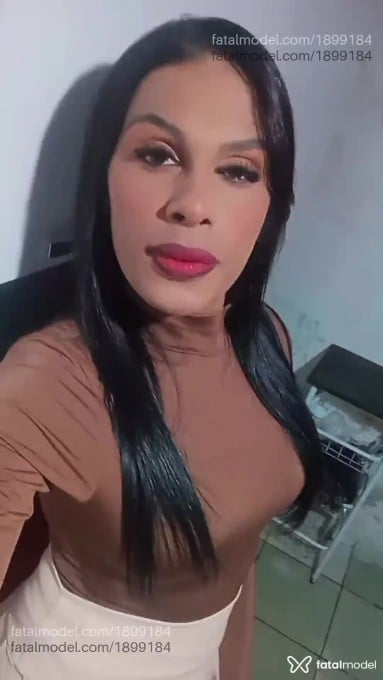 Acompanhante mulher trans com cabelo castanho de olhos mel em Brumado Acompanhante mulher trans com cabelo castanho de olhos mel em Brumado - Rayka