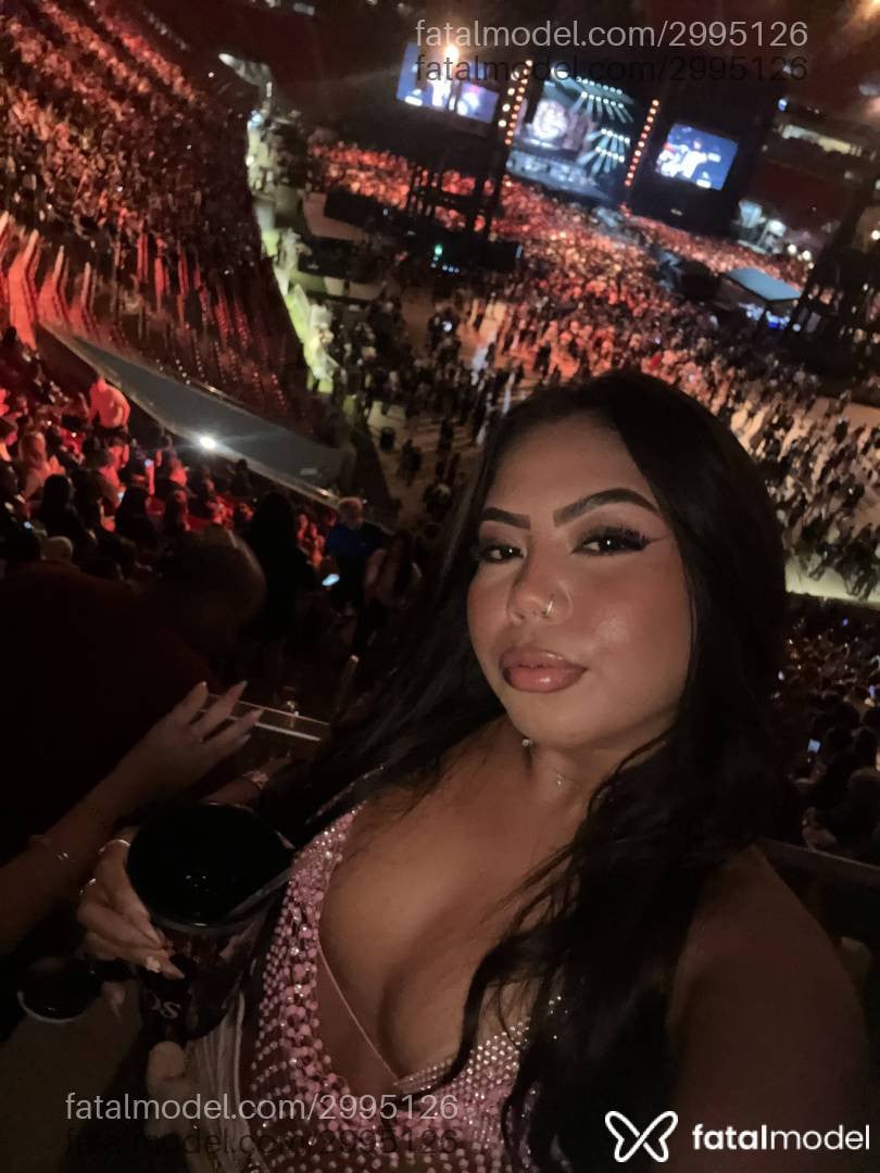 Acompanhante mulher morena (o) de olhos castanhos - Babi Braz