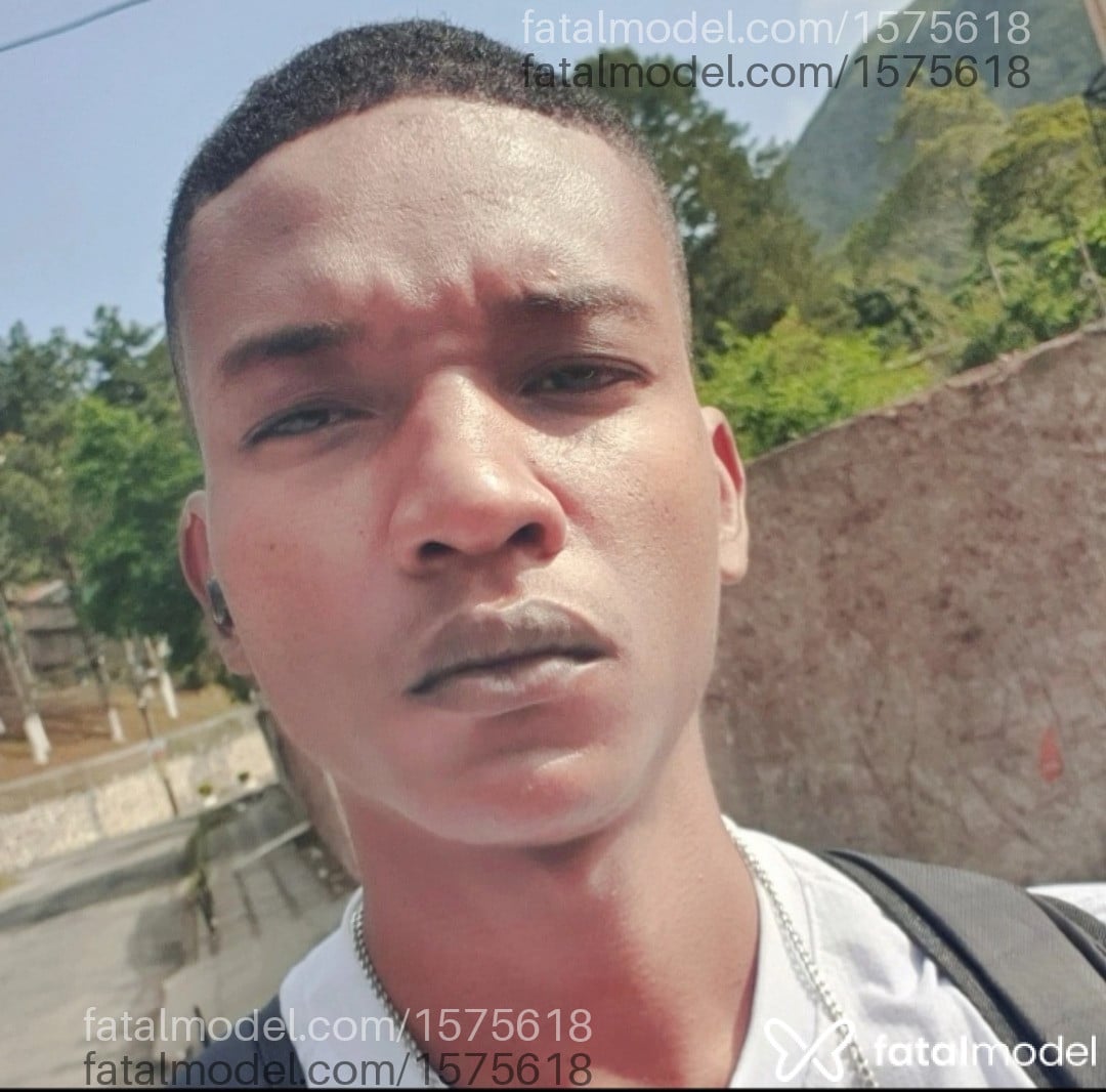 Acompanhante homem morena (o) de olhos pretos em Taubaté - Mamba Negra