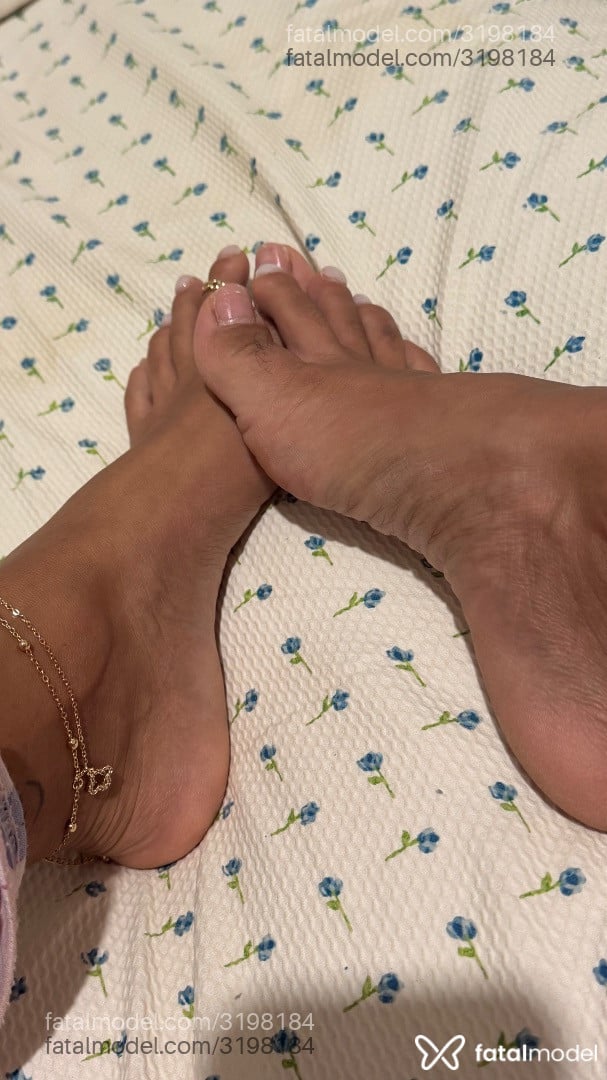 Acompanhante mulher morena (o) de olhos castanhos - Cacau Silva Acompanhante mulher morena (o) de olhos castanhos - Cacau Silva