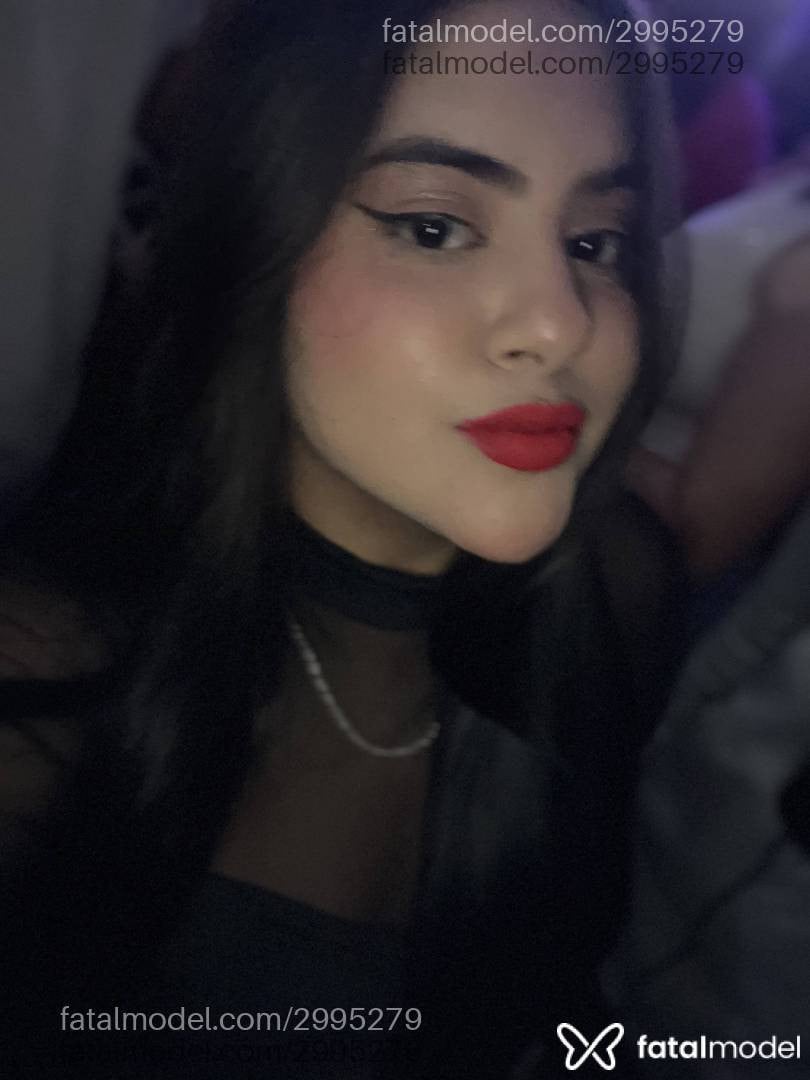 Acompanhante mulher morena (o) de olhos castanhos - Livia Lopes