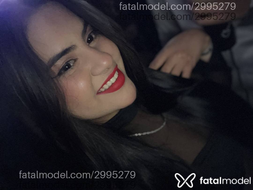 Acompanhante mulher morena (o) de olhos castanhos - Livia Lopes