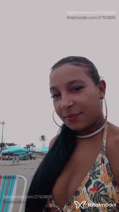 Acompanhante mulher morena (o) de olhos pretos - Irismineirinha Acompanhante mulher morena (o) de olhos pretos - Irismineirinha