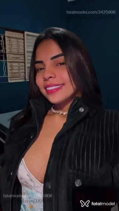 Acompanhante mulher morena (o) de olhos castanhos em Goiânia Acompanhante mulher morena (o) de olhos castanhos em Goiânia - Hayra