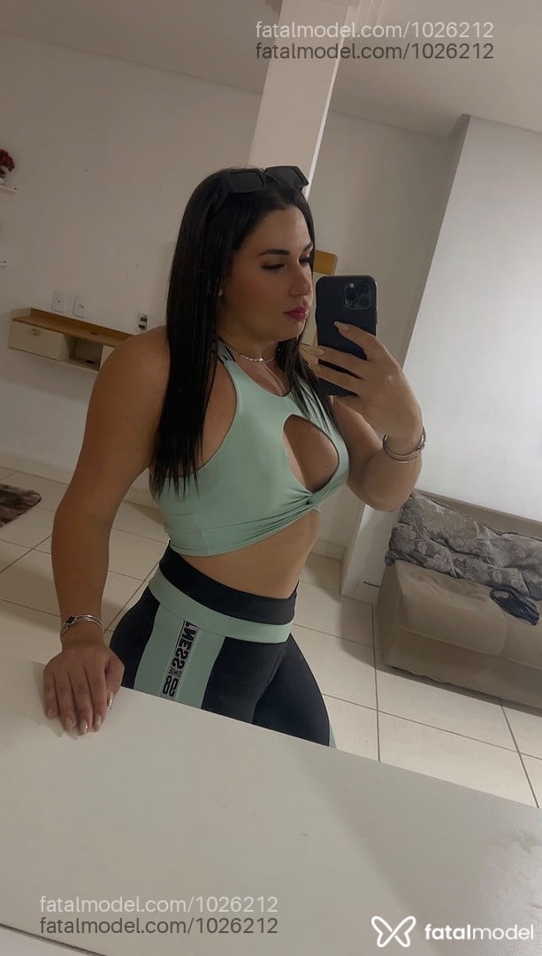 Acompanhante mulher trans morena (o) de olhos castanhos em Ibatiba Acompanhante mulher trans morena (o) de olhos castanhos em Ibatiba - Fernanda