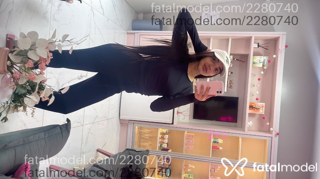 Acompanhante mulher com cabelo castanho de olhos castanhos em Tubarão Acompanhante mulher com cabelo castanho de olhos castanhos em Tubarão - Kamily