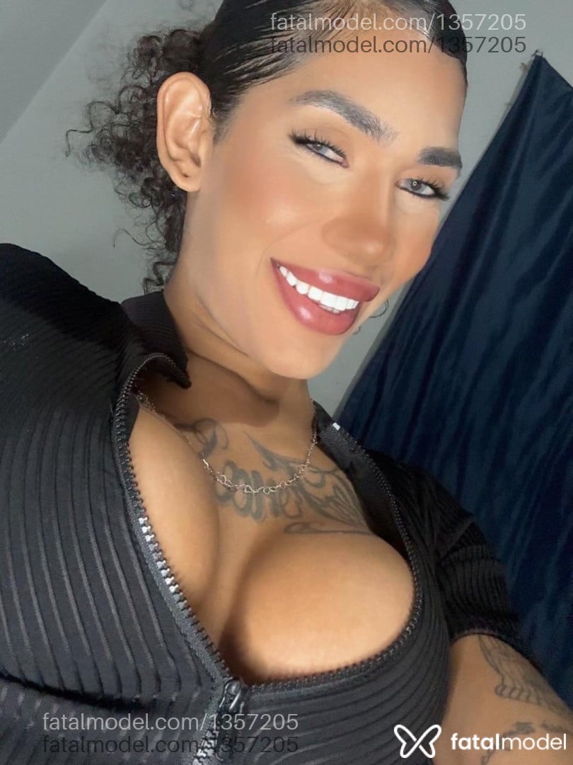 Acompanhante mulher trans loira (o) de olhos azuis em Rondonópolis - Yannynha