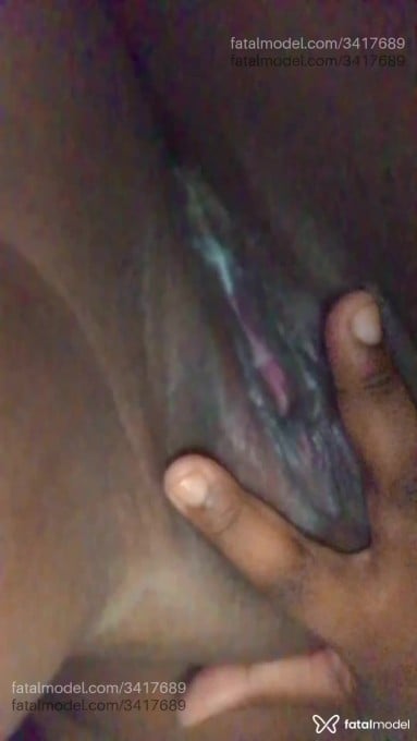 Acompanhante mulher com cabelo castanho de olhos castanhos em Virtual - Ágatha Ferreira