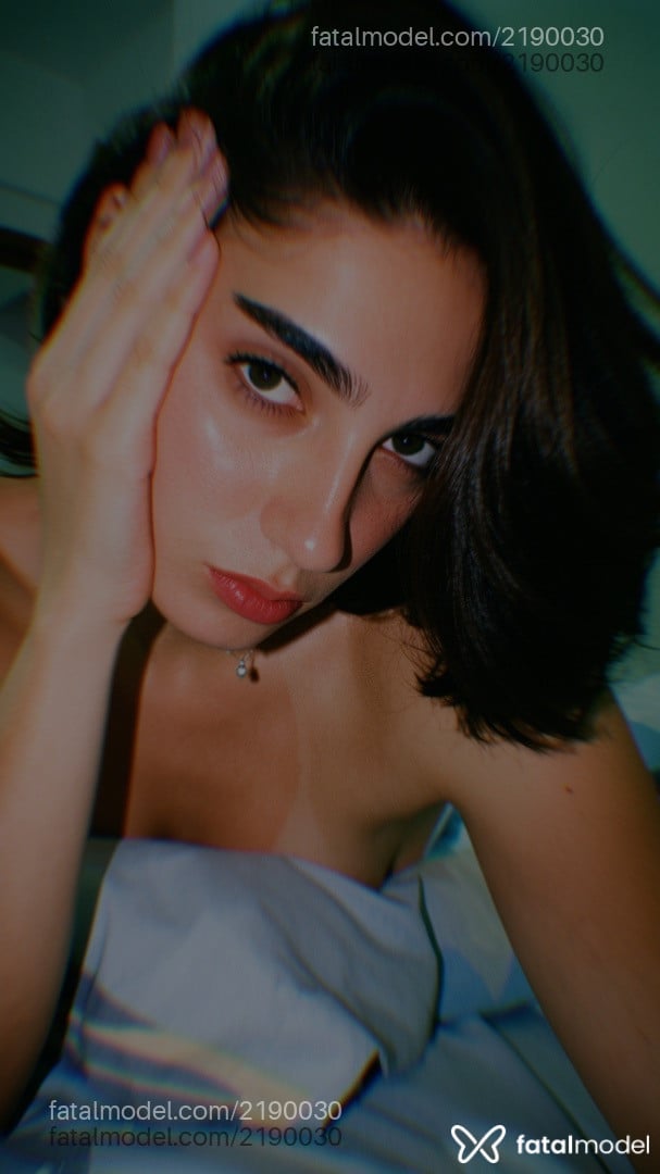 Acompanhante mulher trans com cabelo castanho de olhos castanhos em Cianorte - ímola