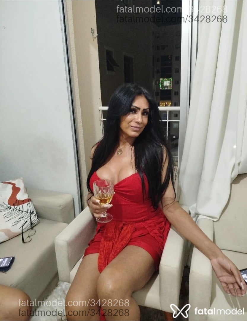 Acompanhante mulher trans morena (o) de olhos castanhos em Betim - Suzanne