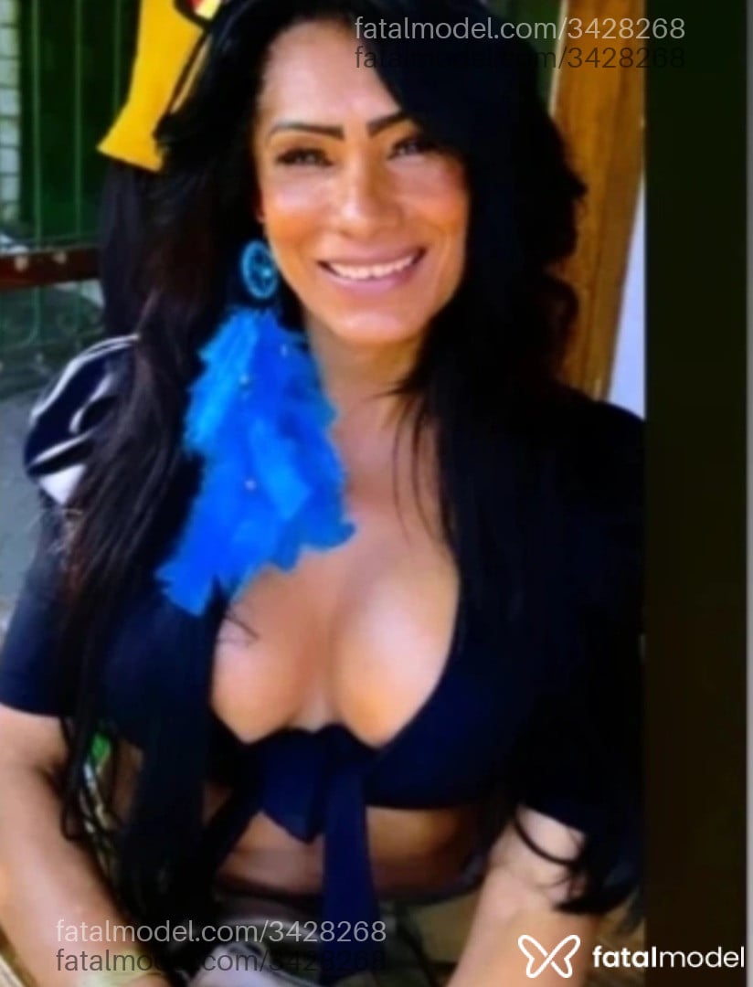 Acompanhante mulher trans morena (o) de olhos castanhos em Betim - Suzanne