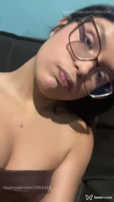 Acompanhante mulher trans morena (o) de olhos pretos - Arielly Gamer Acompanhante mulher trans morena (o) de olhos pretos - Arielly Gamer