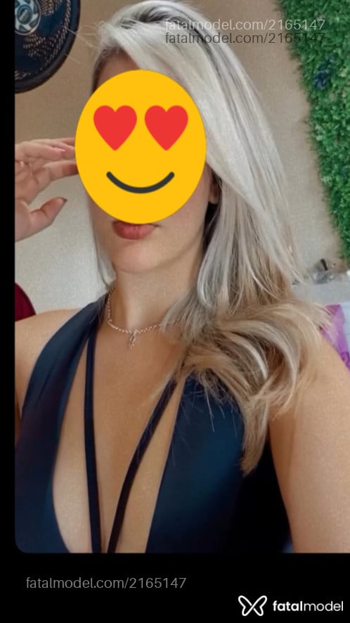 Acompanhante mulher loira (o) de olhos castanhos em São Paulo Acompanhante mulher loira (o) de olhos castanhos em São Paulo - Monalisa