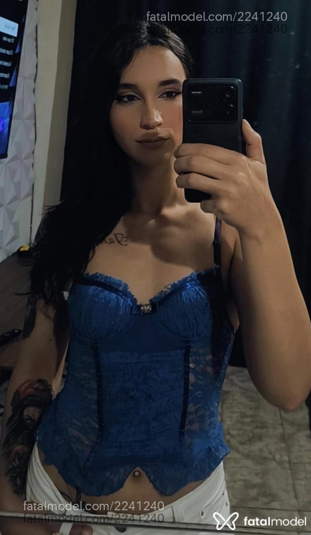 Acompanhante mulher trans com cabelo castanho de olhos castanhos em Juiz de Fora - Thayssa Pfeiffer