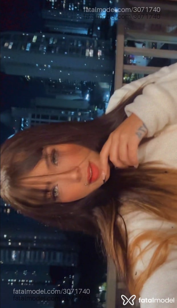 Acompanhante mulher morena (o) de olhos mel em São Paulo Acompanhante mulher morena (o) de olhos mel em São Paulo - Nina Luv