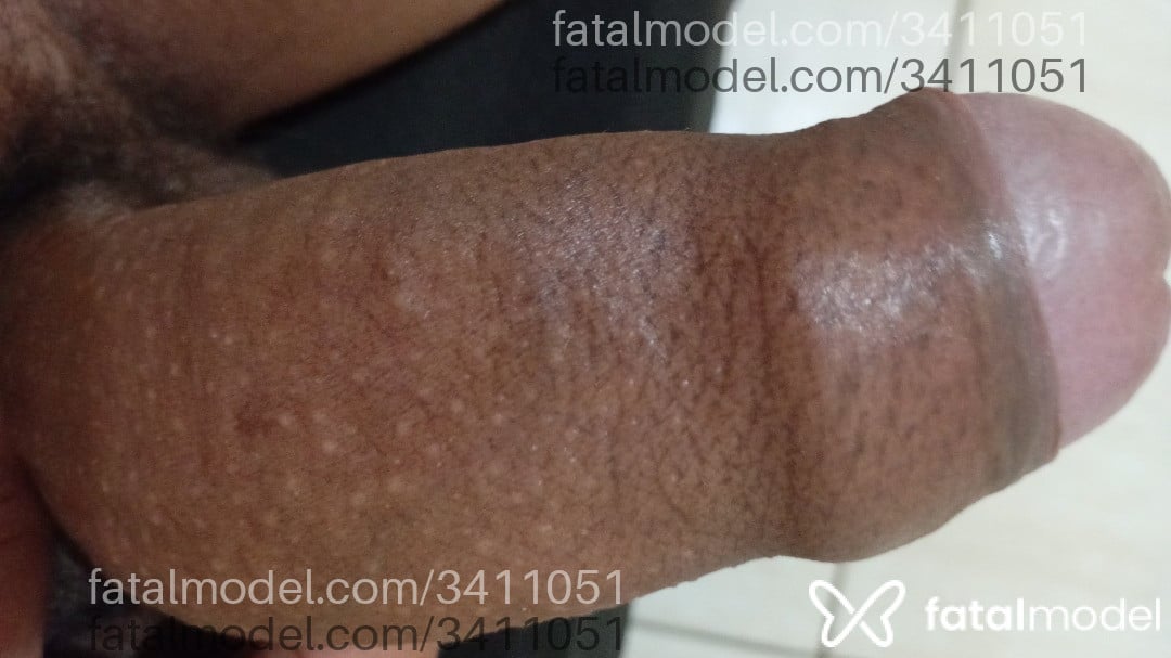 Acompanhante homem com cabelo castanho de olhos pretos - Khalifa