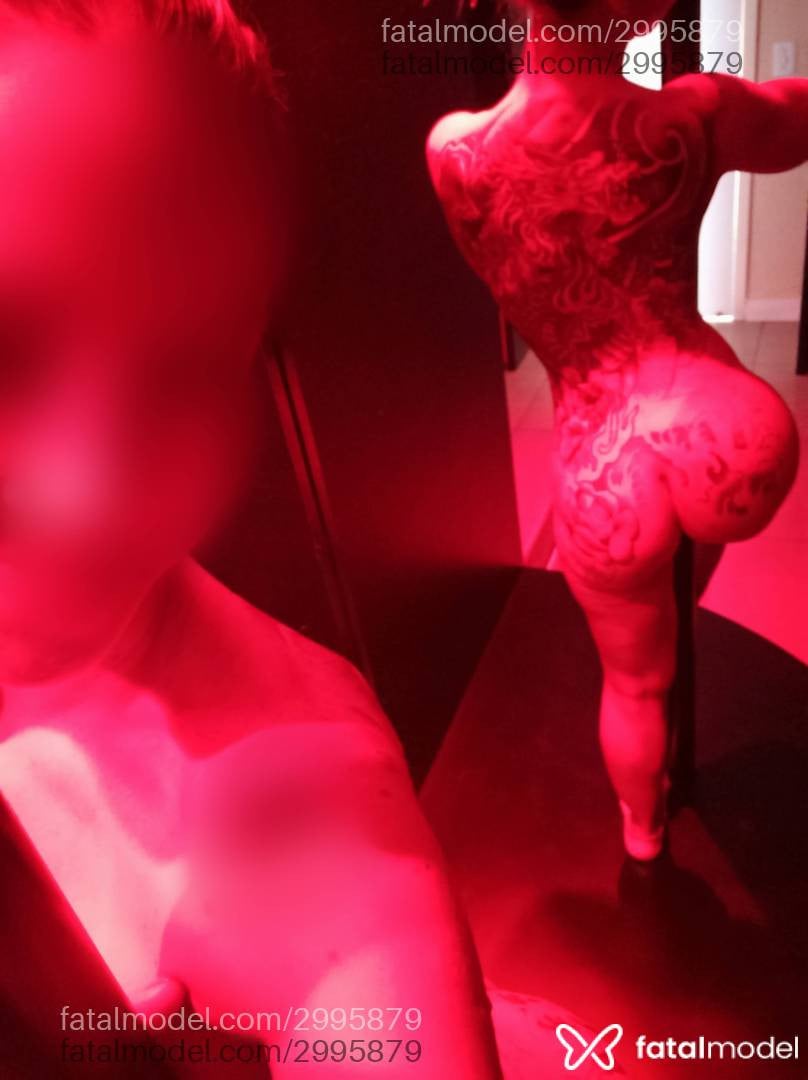 Acompanhante mulher loira (o) de olhos azuis em Gravataí - Priscila Guimarães