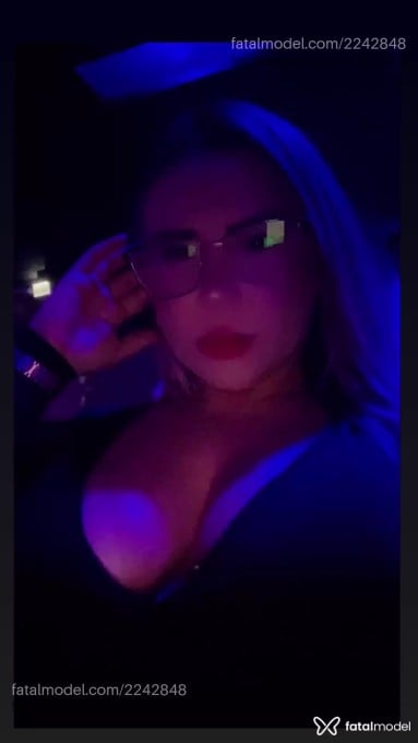 Acompanhante mulher loira (o) de olhos castanhos em Estrela - Rosaadr