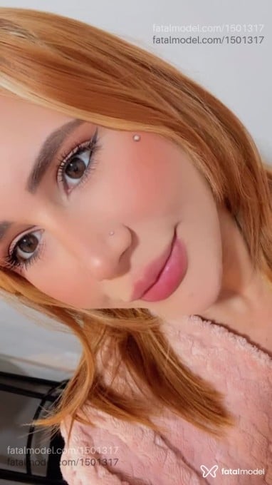 Acompanhante mulher loira (o) de olhos castanhos em Brasília - Dhafine Garcia