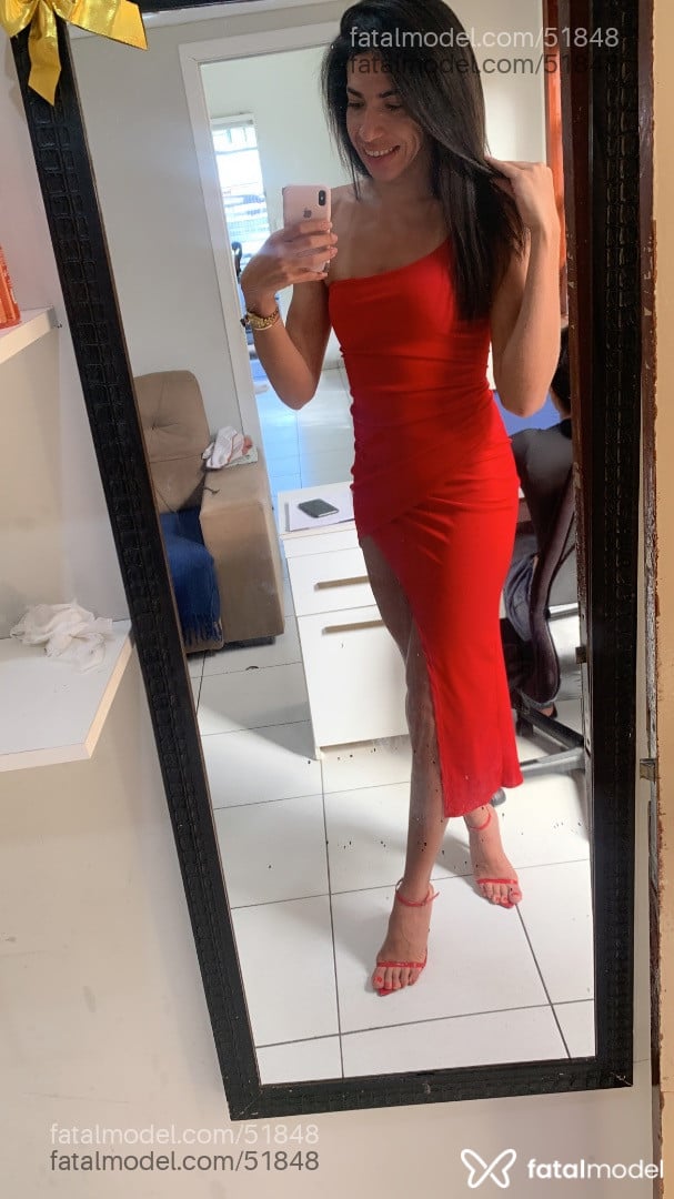 Acompanhante mulher trans com cabelo castanho de olhos castanhos em Curitiba - Stella Duarte