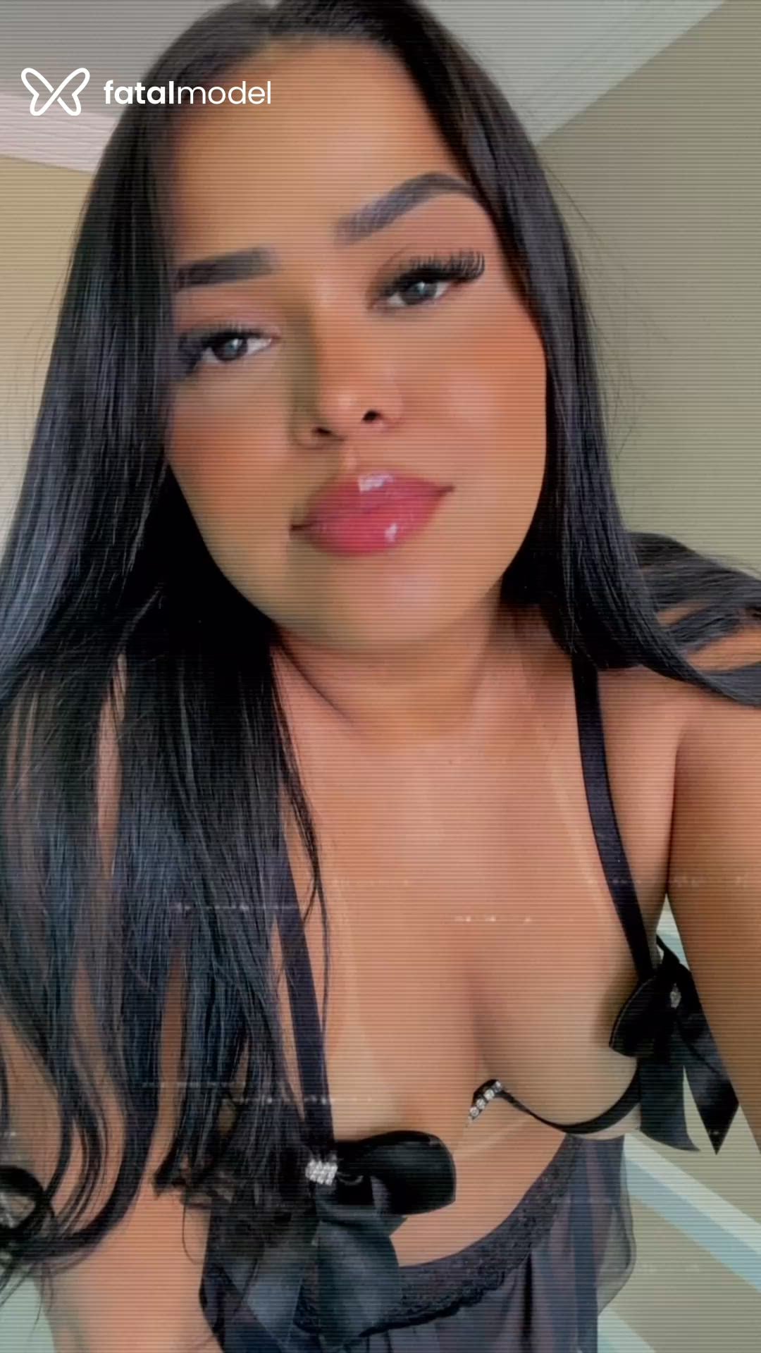 Acompanhante mulher morena (o) de olhos castanhos - Juliana