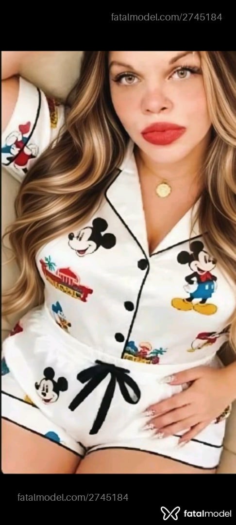 Acompanhante mulher com cabelo castanho de olhos azuis em Piracicaba - Raissa Muniz