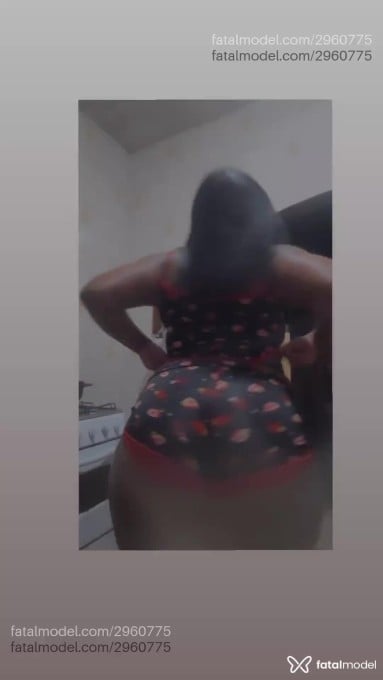 Acompanhante mulher com cabelo castanho de olhos castanhos em Saquarema - Sabrina
