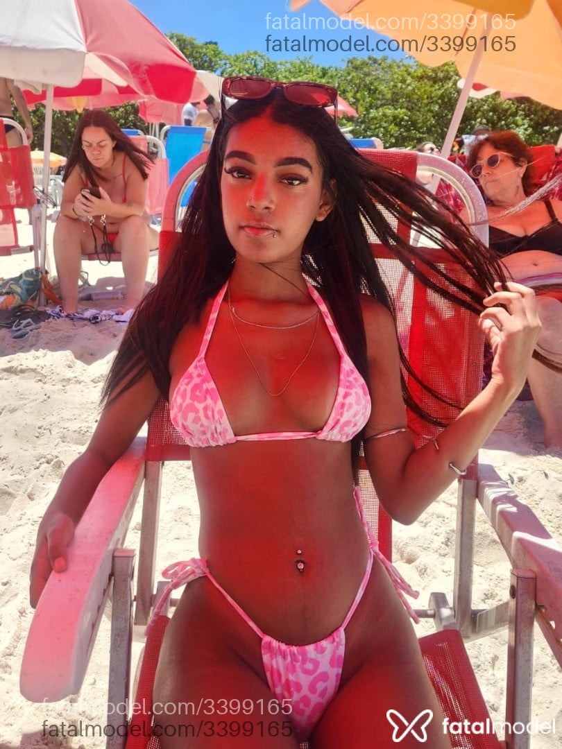 Acompanhante mulher ruiva (o) de olhos castanhos em Saquarema - Mia Almeida