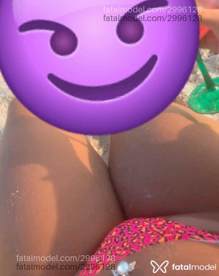 Acompanhante mulher morena (o) de olhos mel em Balneário Camboriú - Bela