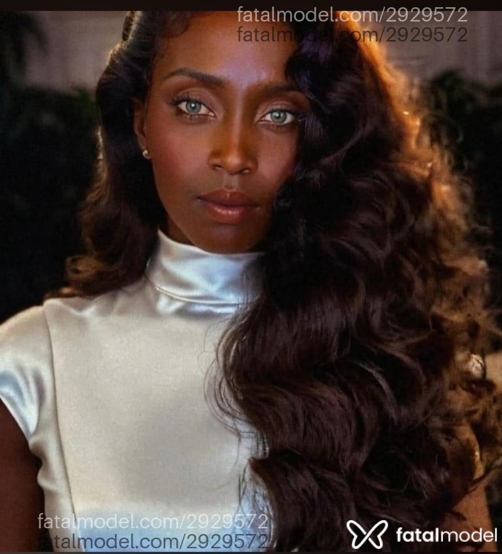 Acompanhante mulher com cabelo castanho de olhos mel em Araraquara - Panther Black