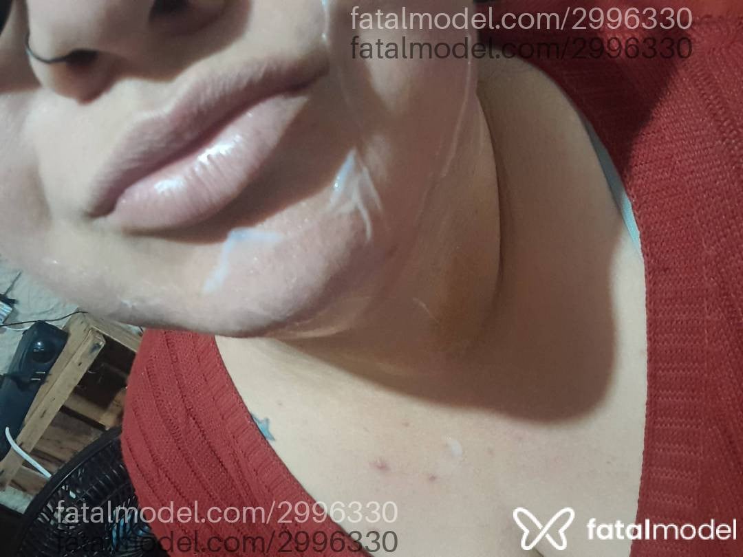 Acompanhante mulher morena (o) de olhos castanhos - Jennifer