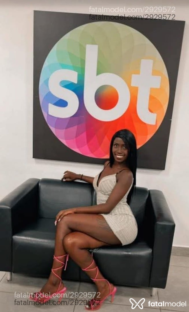 Acompanhante mulher com cabelo castanho de olhos mel em Araraquara - Panther Black